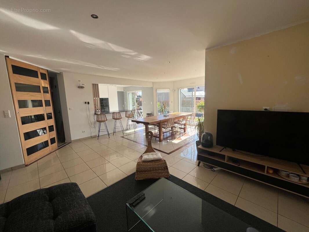 Maison 142 m² à Saint-Evarzec  - photo 6