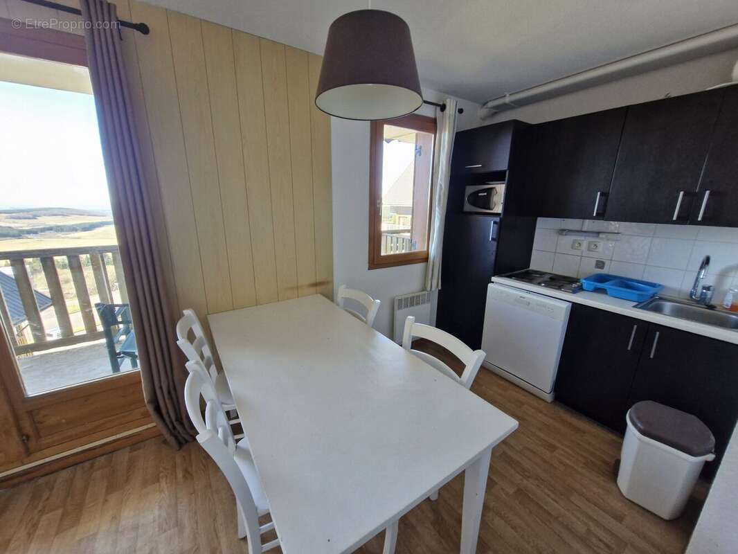 Appartement à BESSE-ET-SAINT-ANASTAISE