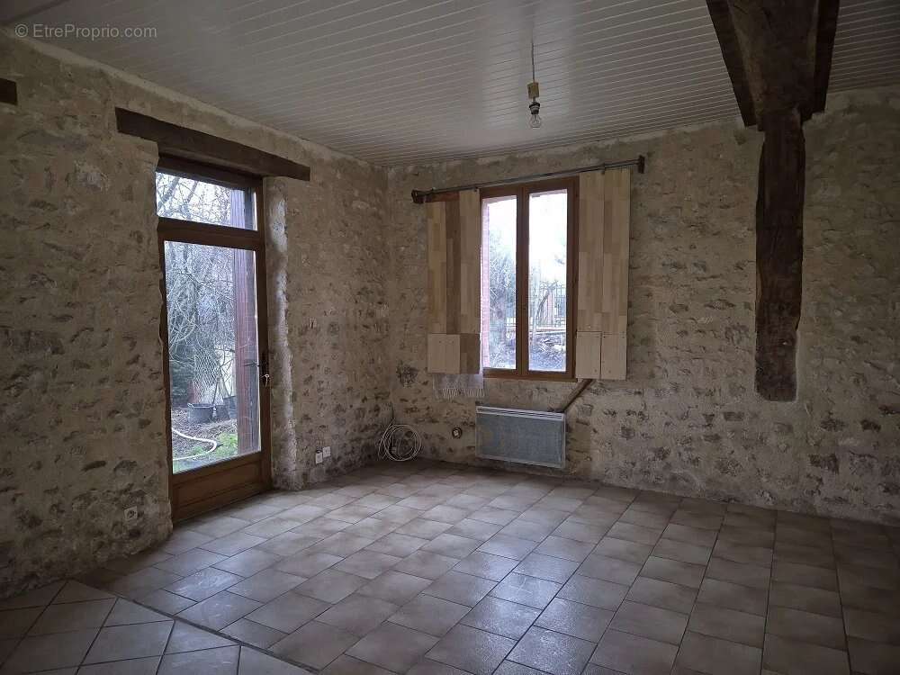 Maison à CORBEILLES