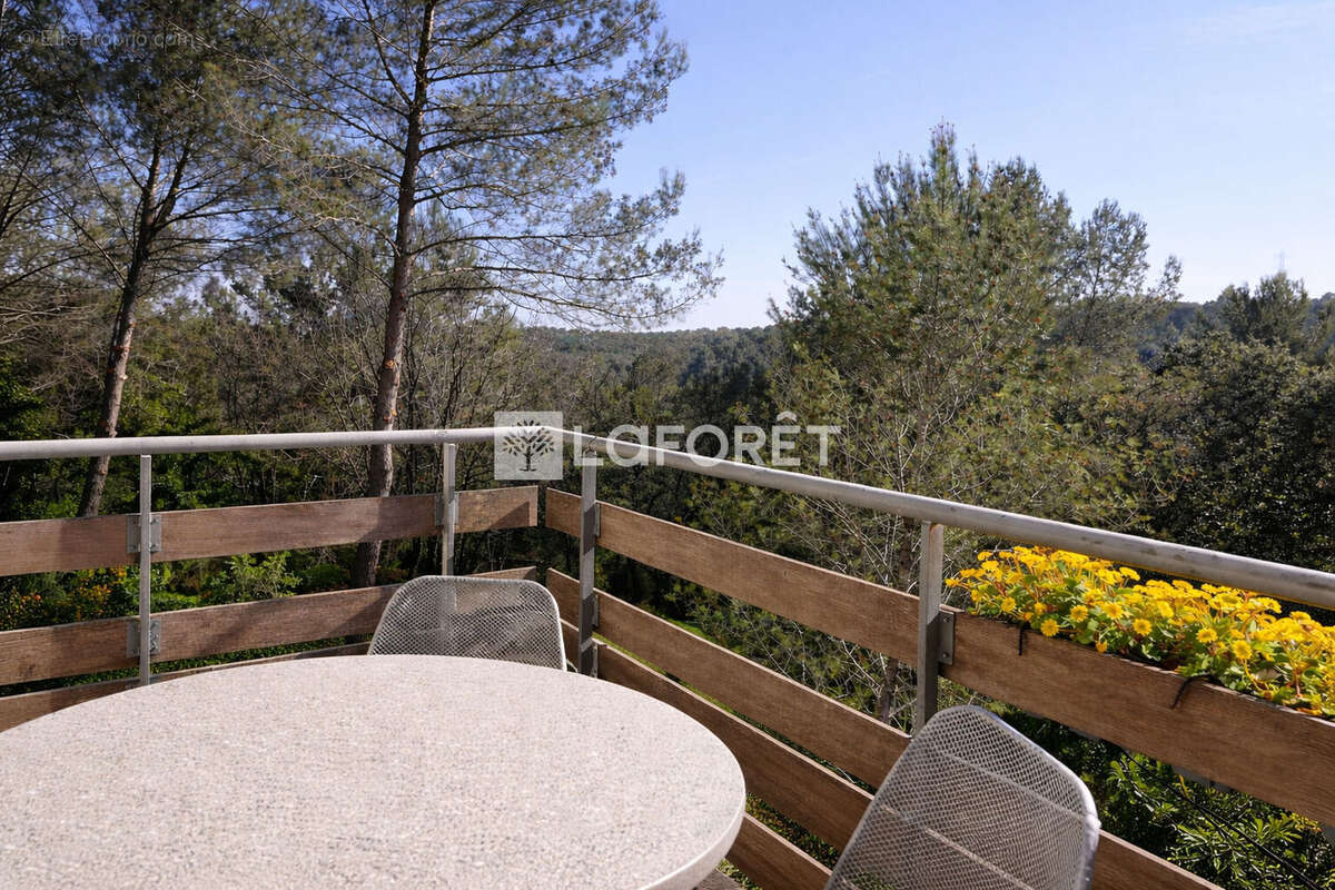 Appartement à VALBONNE