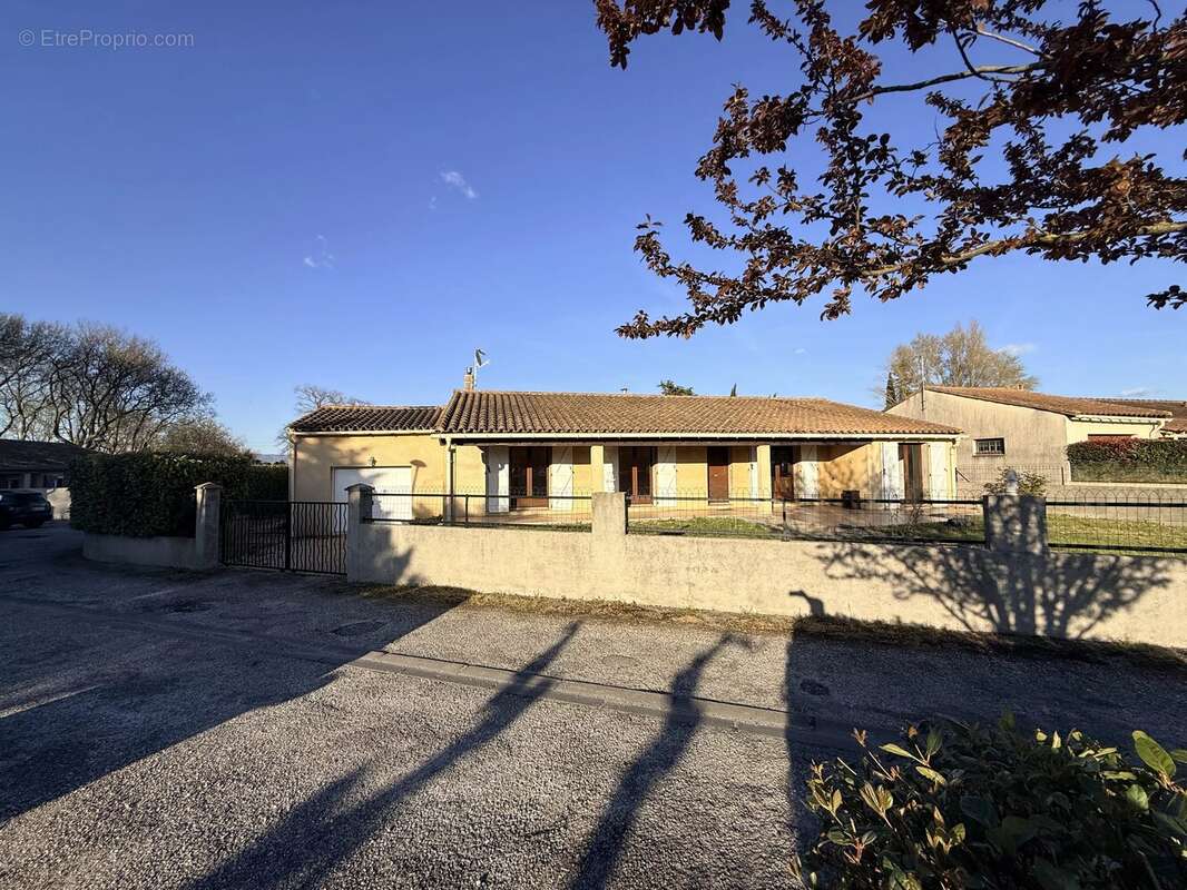 Maison à VILLESISCLE