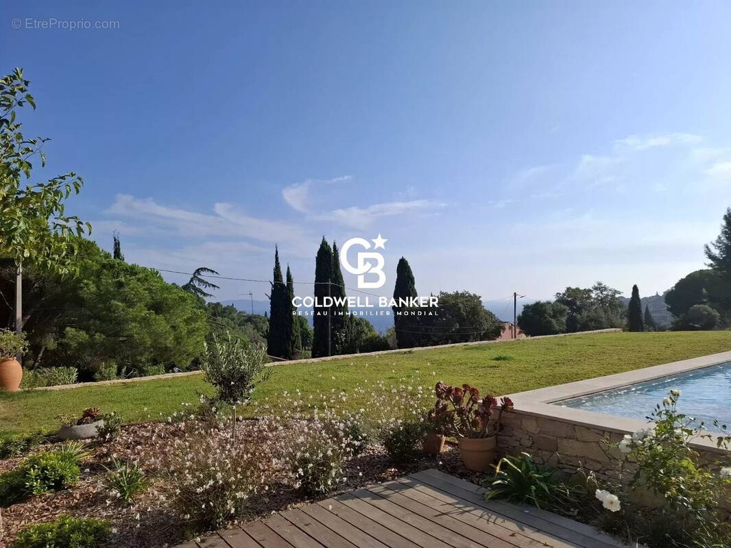 Maison à CARQUEIRANNE