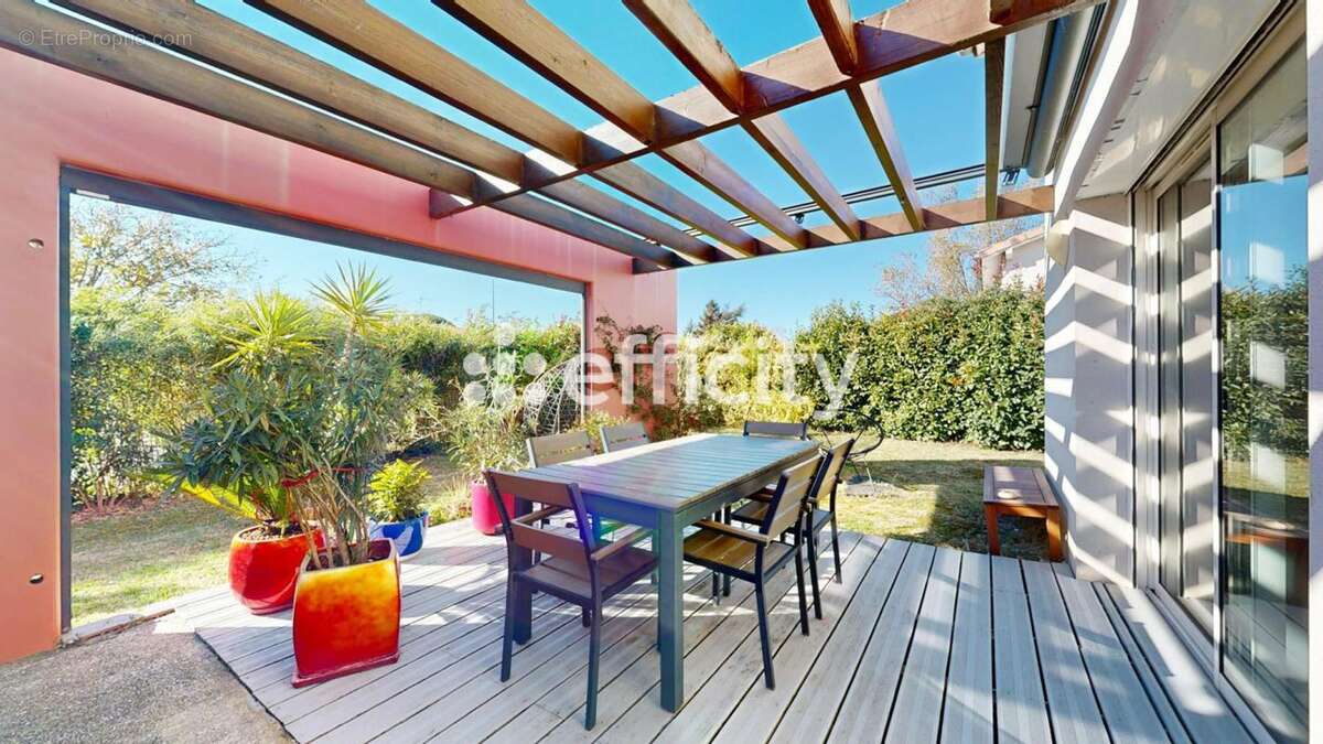 Maison à SAINT-ORENS-DE-GAMEVILLE