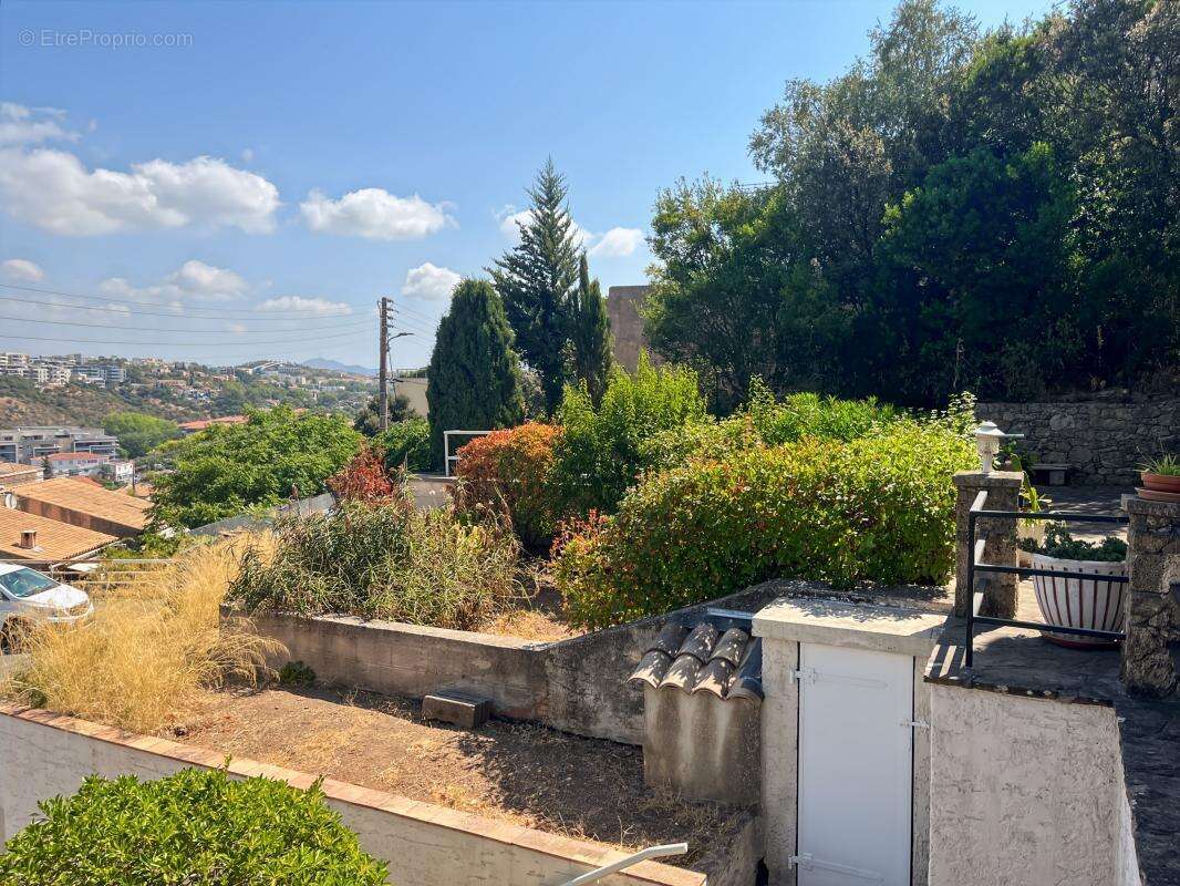 Maison À Vendre composée de 2 appartements (3 et 4 pièces) - photo 40