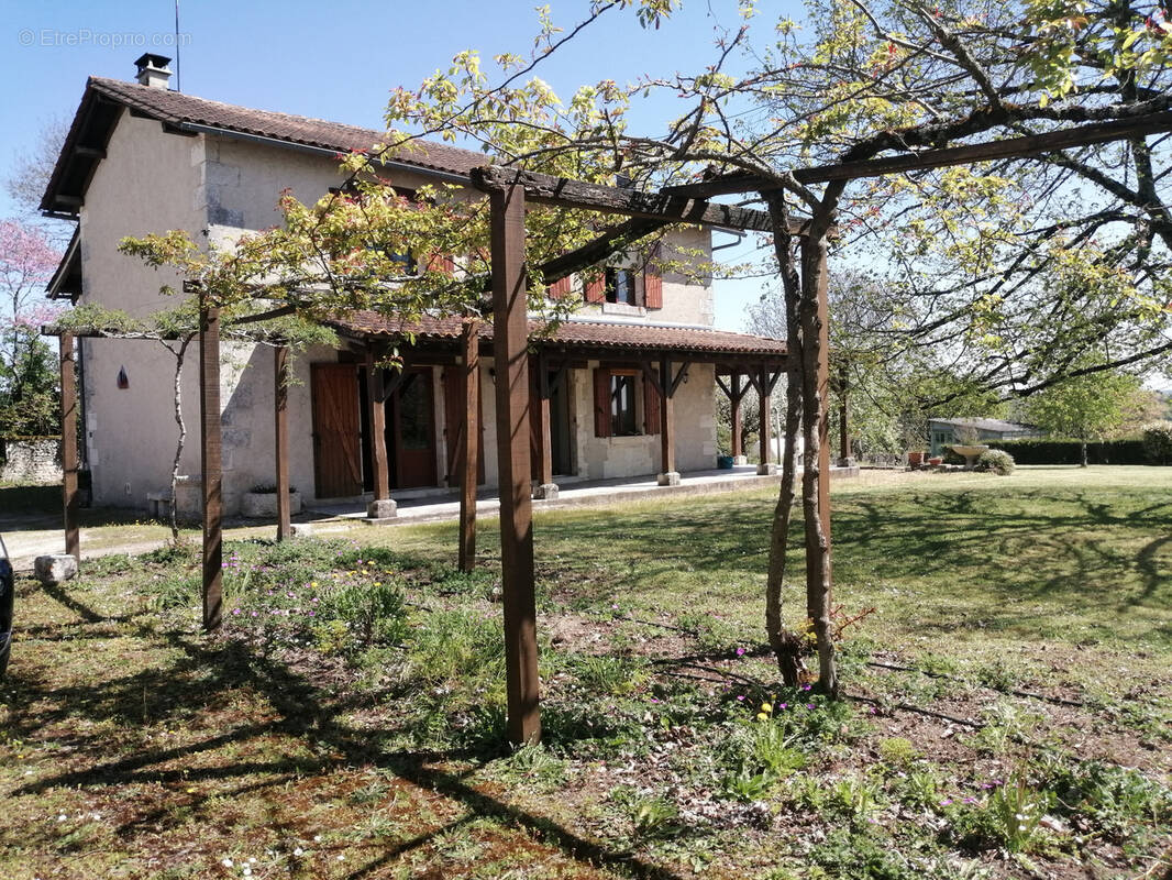 Maison à NABINAUD