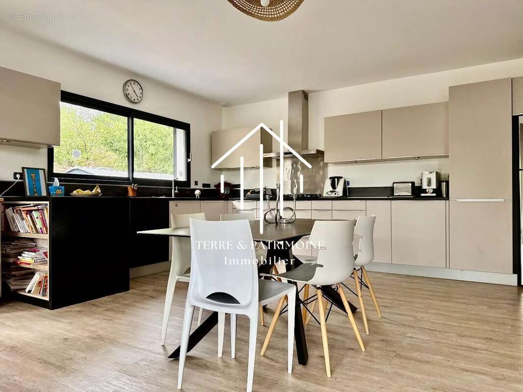 Maison à SAINT-ALBAN-AURIOLLES