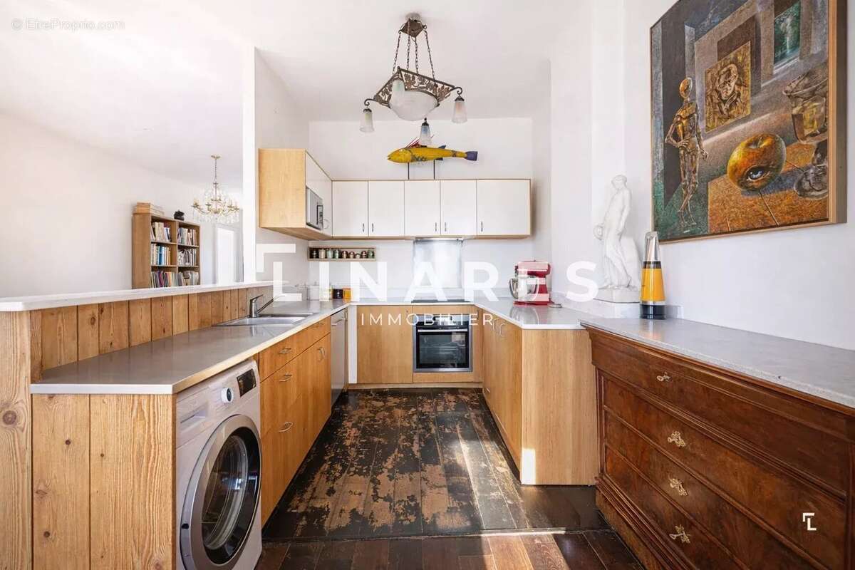 Appartement à MARSEILLE-1E
