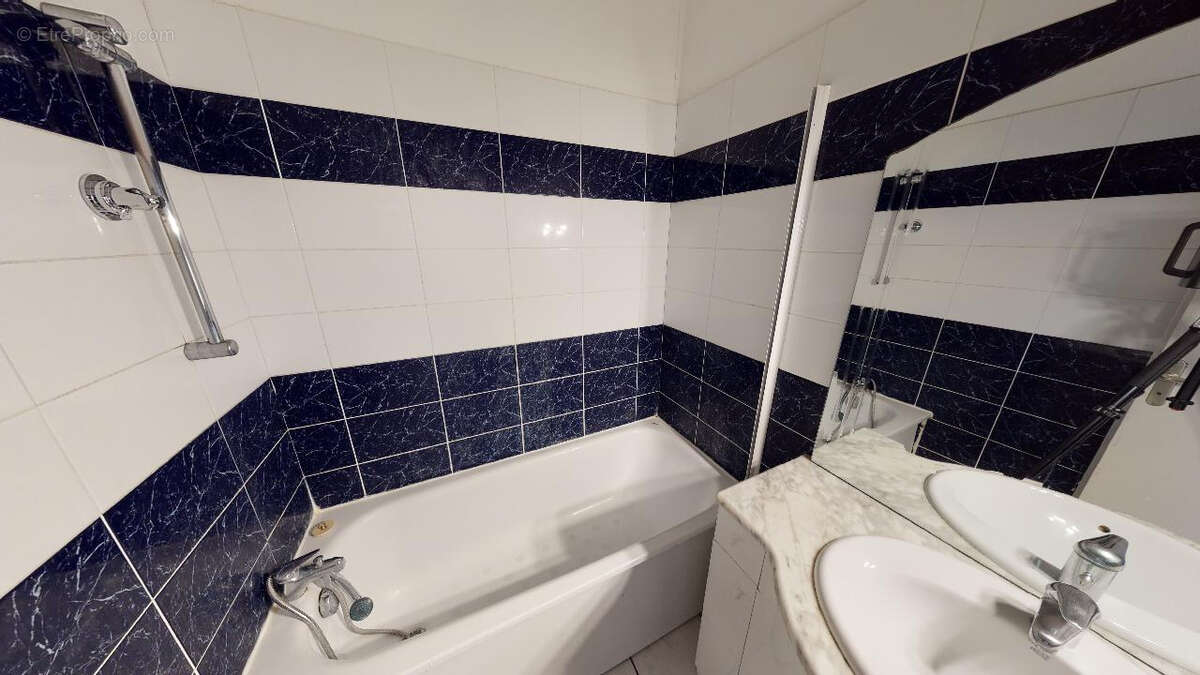 Appartement à ISSOU