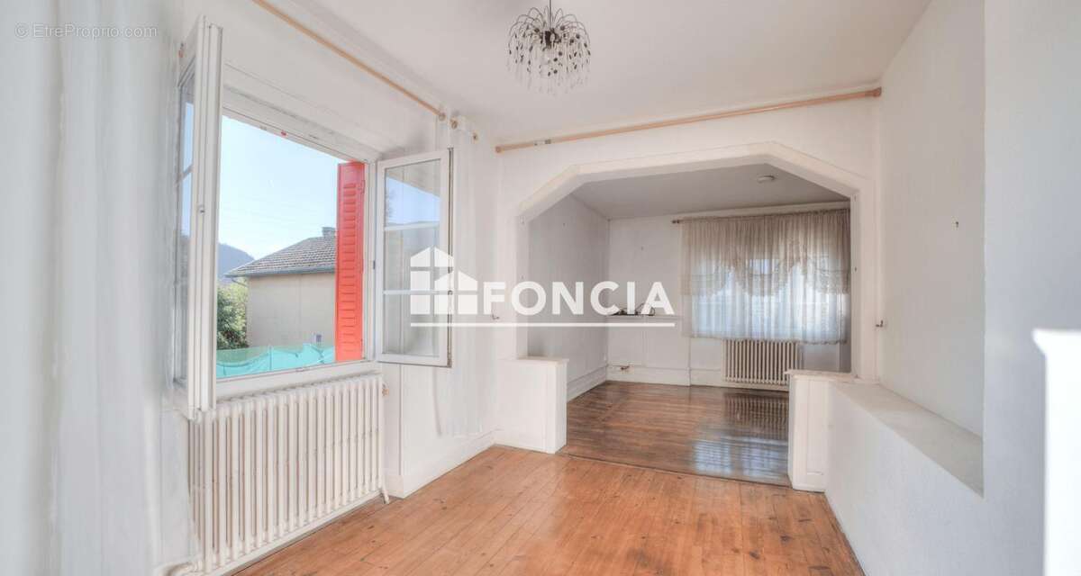 Maison à BELLEGARDE-SUR-VALSERINE