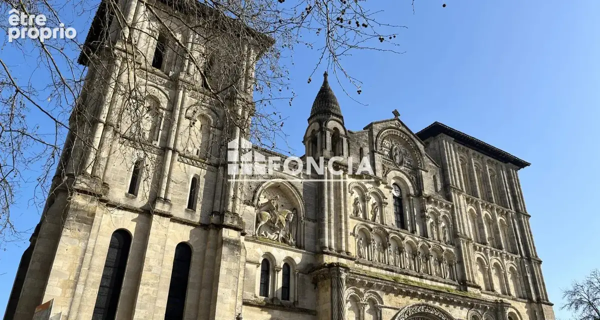 Très Grand T2 au calme à deux pas de l'église Sainte Croix et du tramway C et D - photo 6