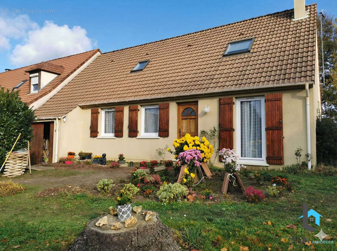Maison à HANCHES