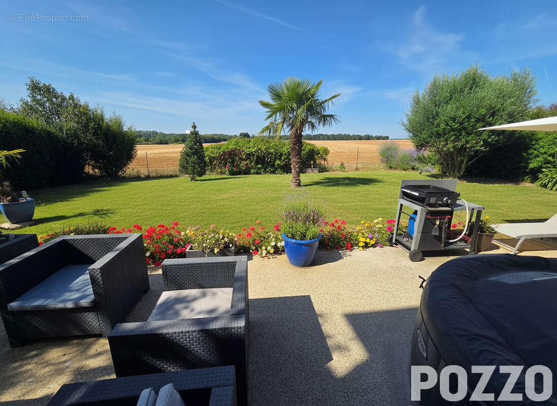 A vendre Maison recente de 8 pp située à Biéville Beuville 14112 - photo 4