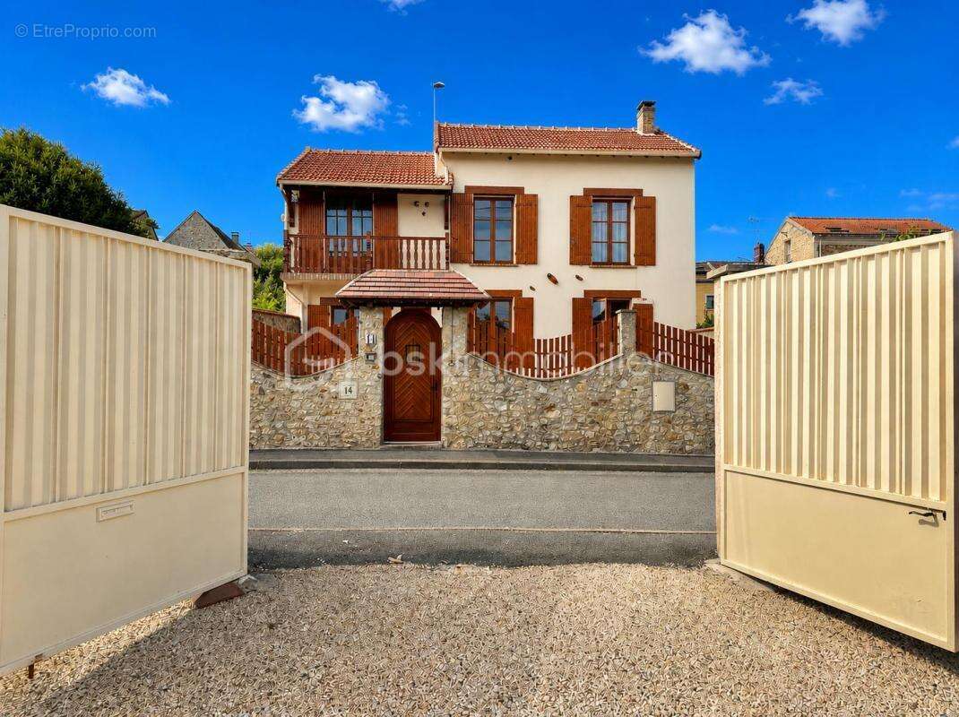 Maison à MONTRY