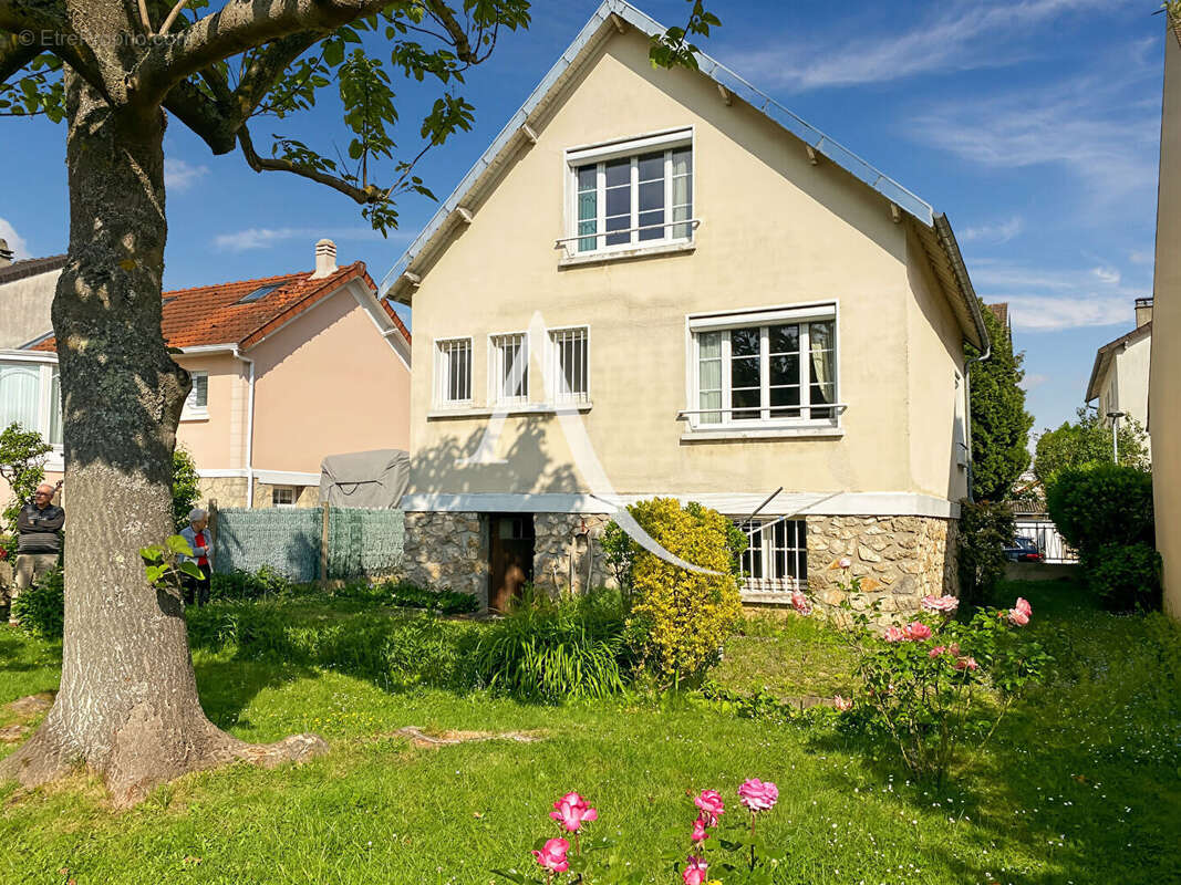 Maison à BOIS-D'ARCY