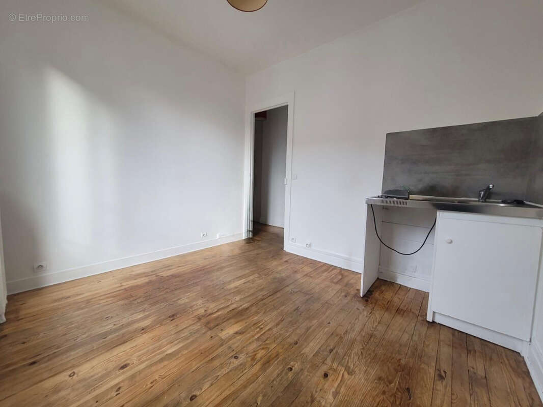 Appartement à PARIS-14E