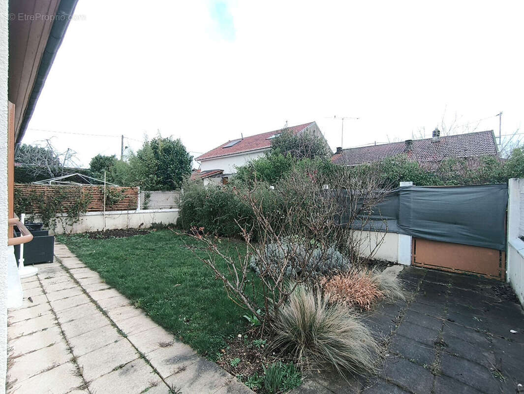 Maison à VIGNEUX-SUR-SEINE