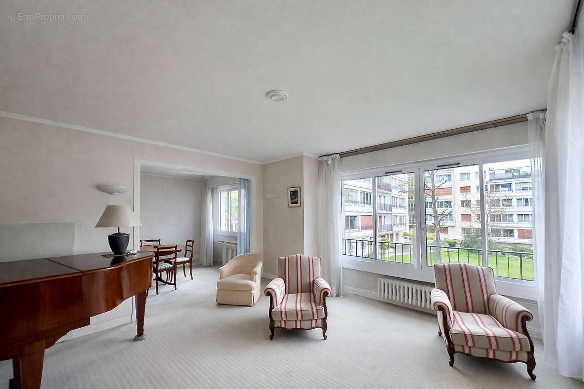 Appartement à VILLE-D'AVRAY