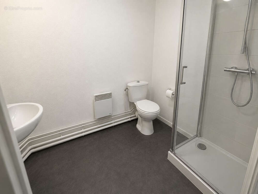 photo modifiée par IA - Appartement à PARIS-11E