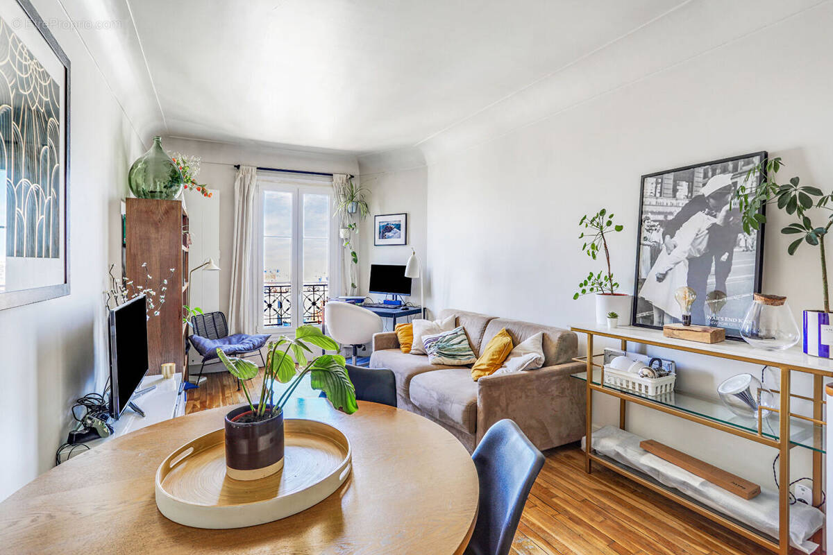 Appartement à PARIS-18E