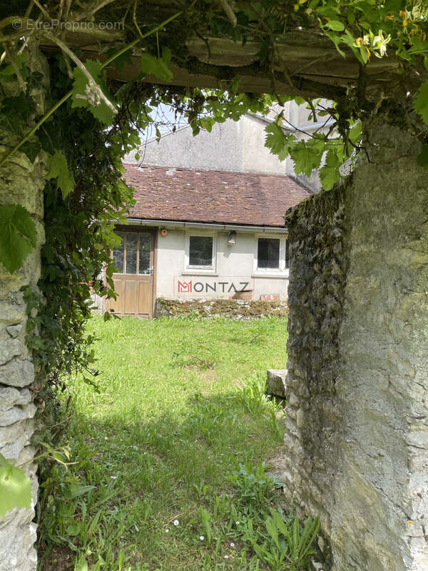 Maison à LESCHEROLLES