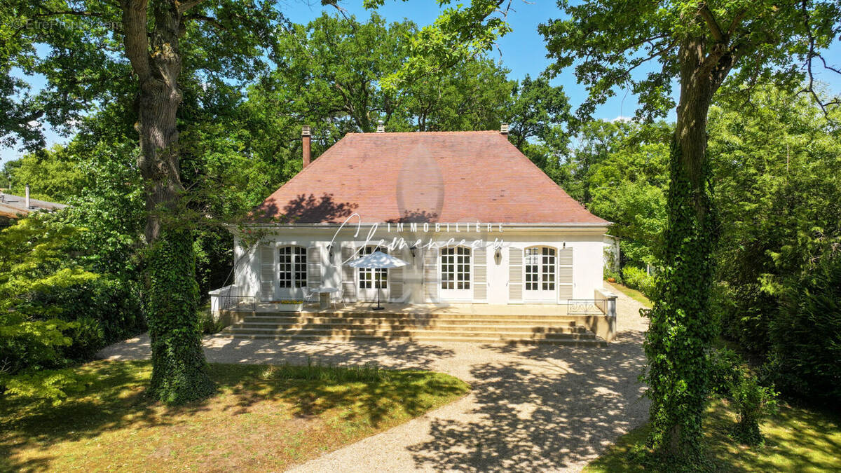 Maison à VERNEUIL-SUR-SEINE