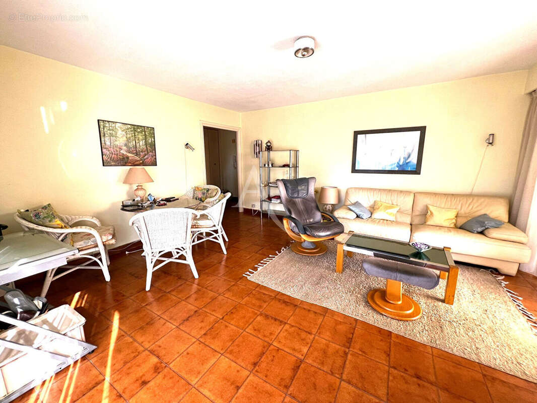 Appartement à VILLENEUVE-LOUBET