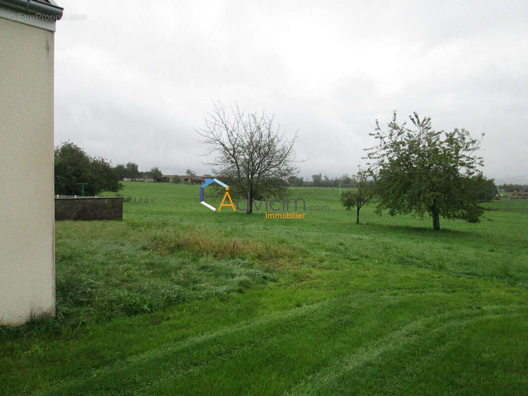 Terrain à LA BRUYERE