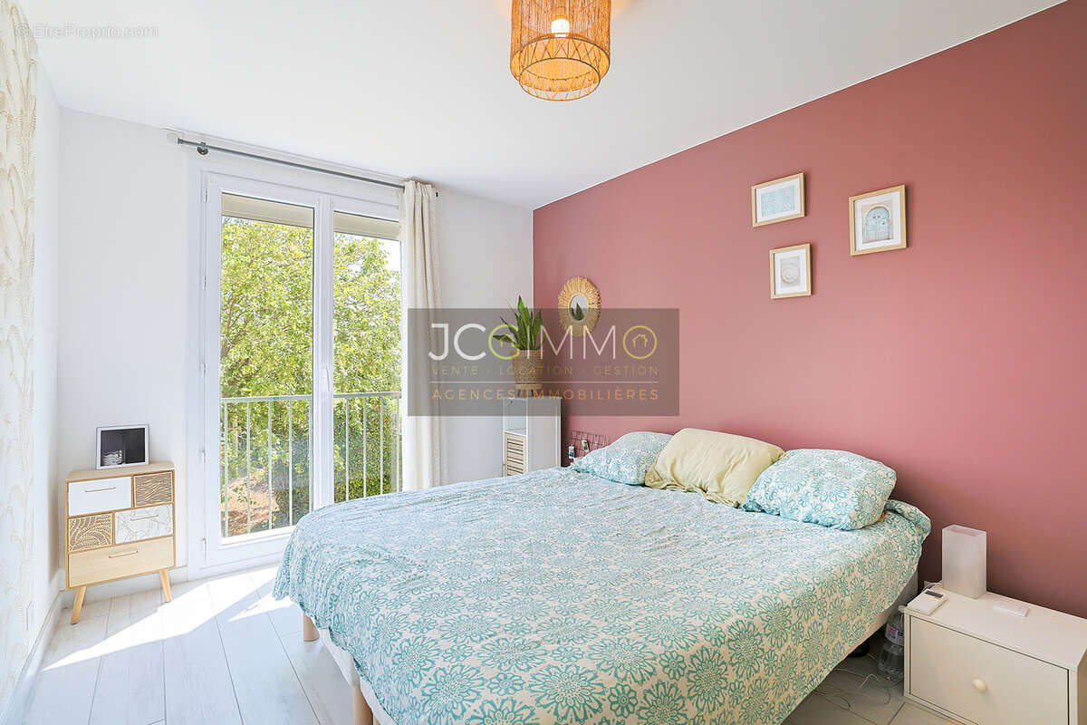 Appartement T3 - 56,05m2 + Garage + Cave (25,6 m2) + Terrasse - Le Pradet 'Les Gravettes' - photo 11