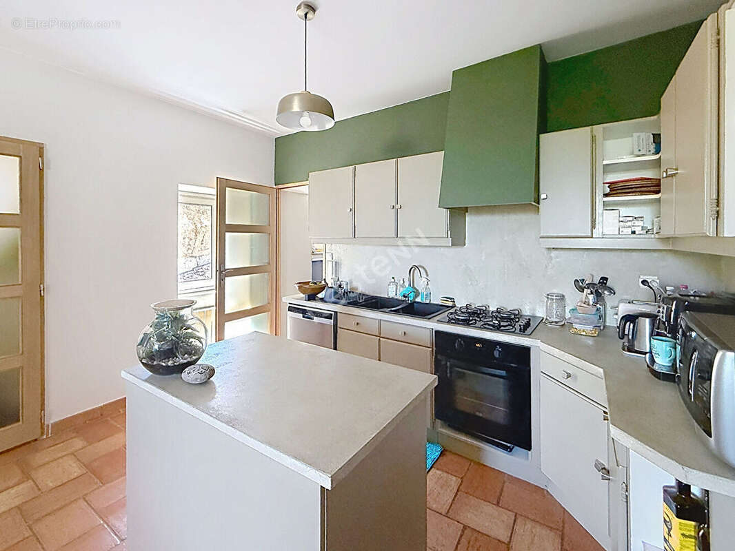 Terrasse plein ciel et charme absolu pour ce duplex rénové... un vrai coup de coeur ! - photo 4