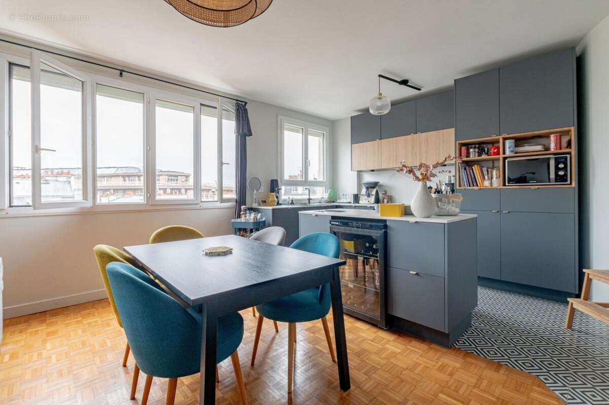 Appartement à PARIS-15E