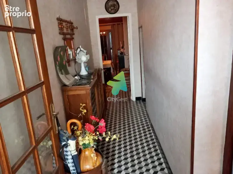 Maison a renover avec remises et cour, terrasses - photo 21