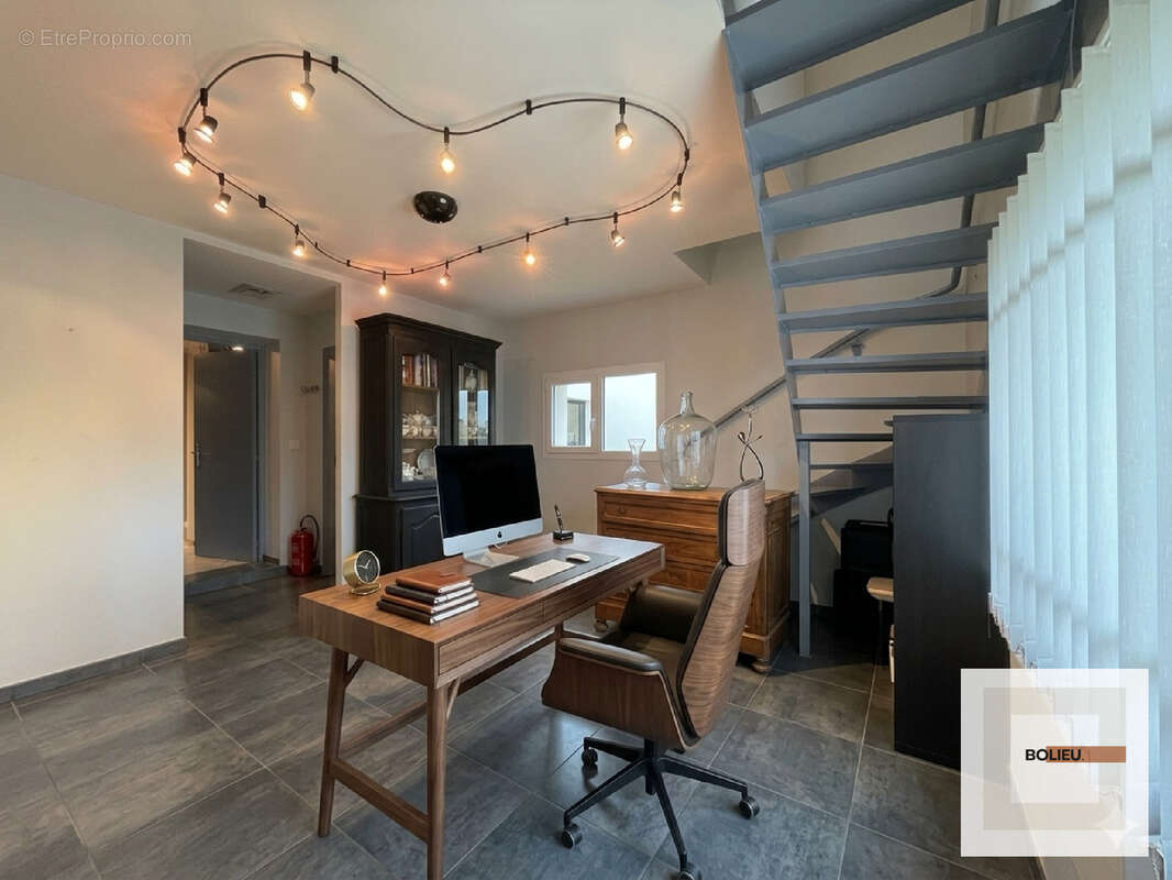 Maison à CRANVES-SALES