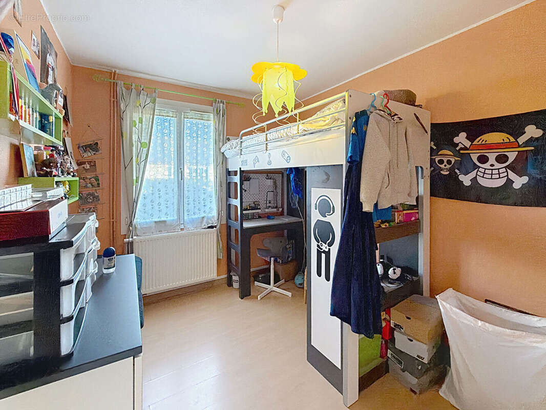 Maison à SAINT-ETIENNE-DU-ROUVRAY