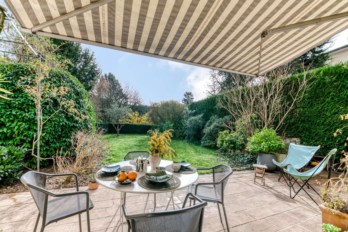 Appartement à SAINTE-FOY-LES-LYON