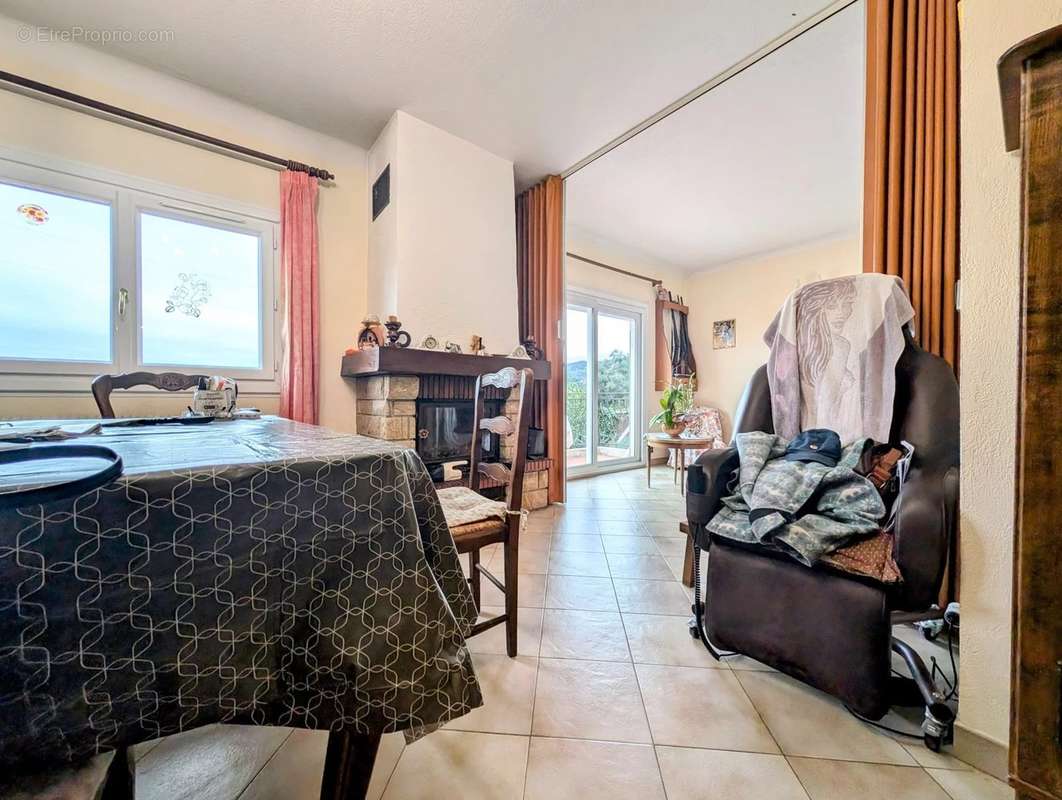 Maison à SAINT-ANDRE-DE-LA-ROCHE