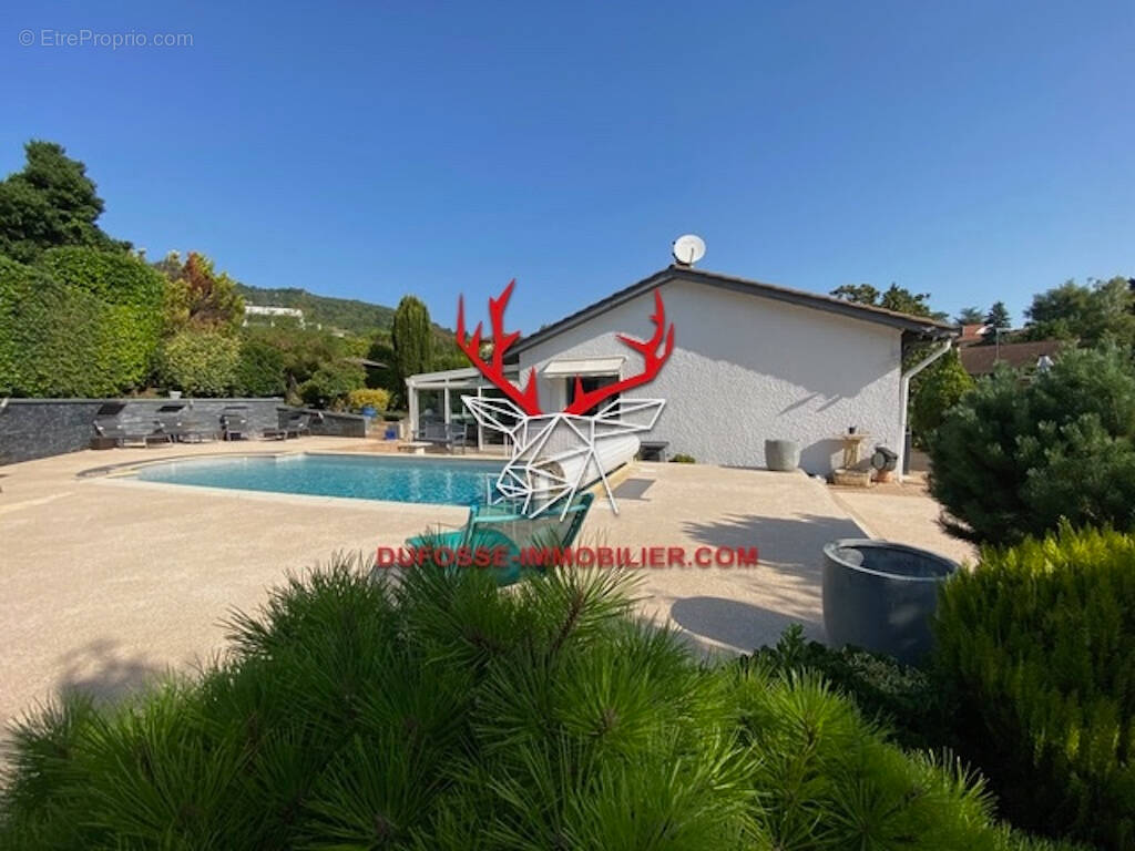 Maison à COLLONGES-AU-MONT-D'OR