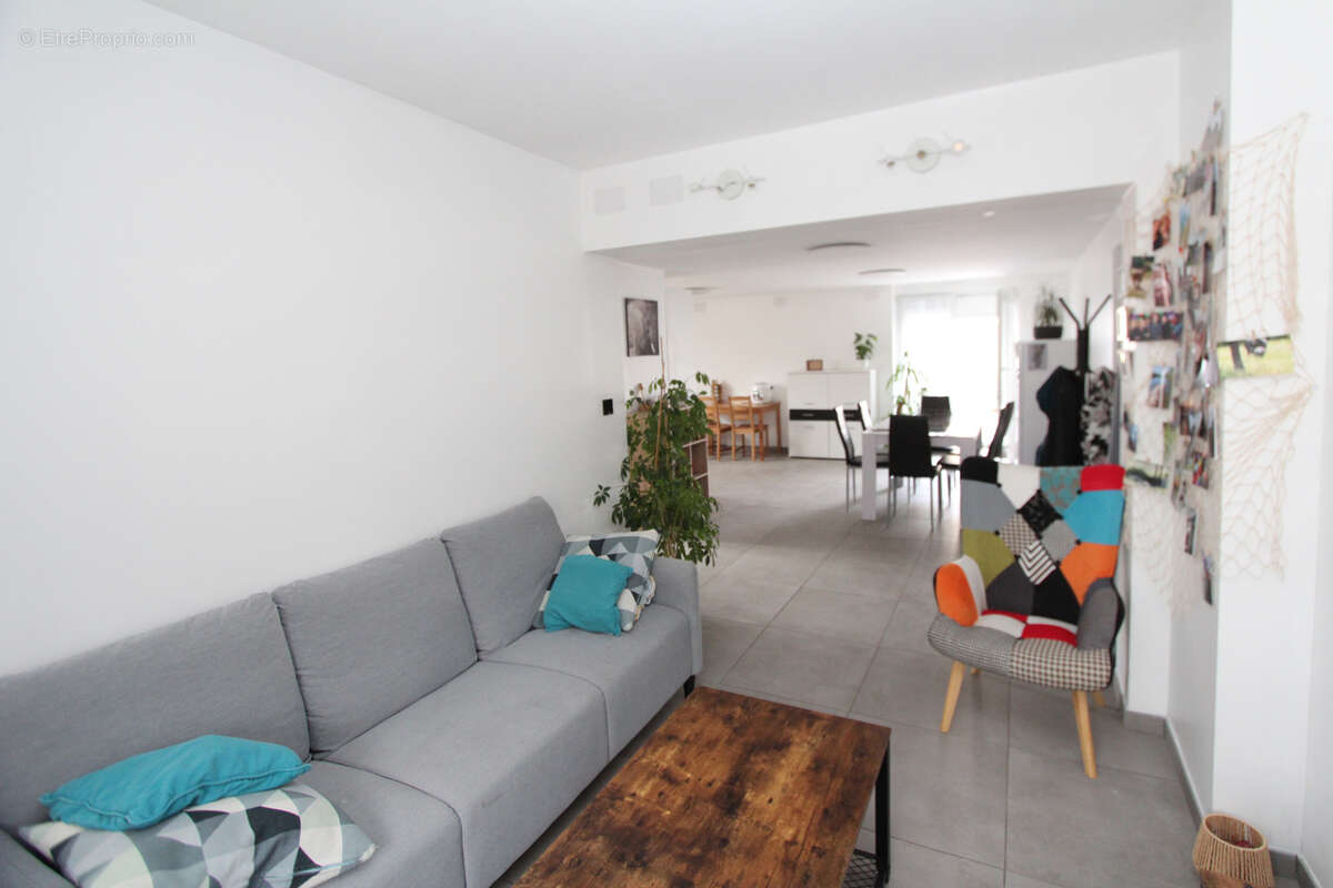 Appartement à AUBOUE