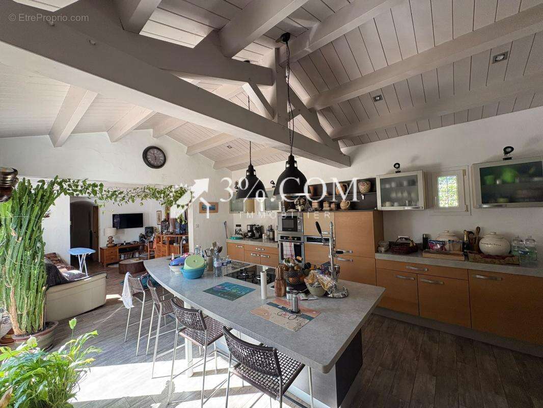 En Exclusivité charmante maison de 118m2 au coeur du Perrier - photo 3