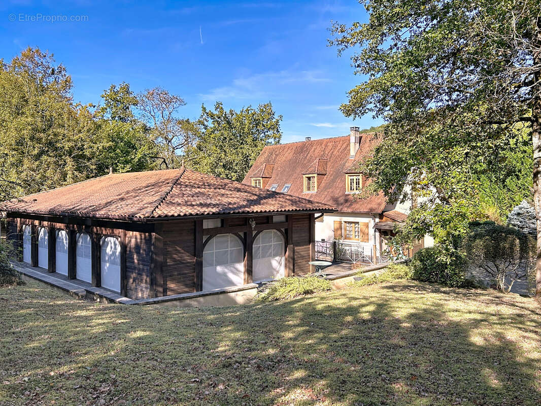 Maison à TERRASSON-LAVILLEDIEU