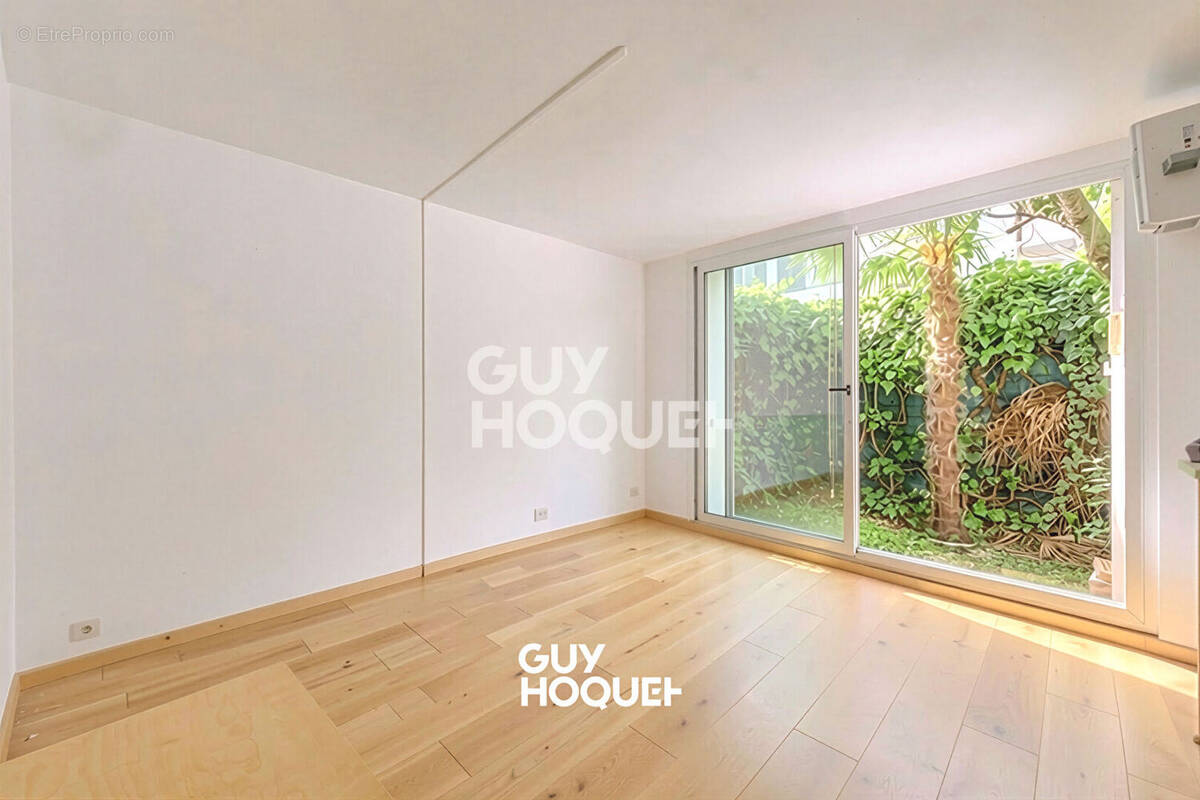 Appartement à PARIS-10E