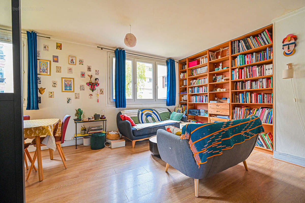 Appartement à PARIS-19E
