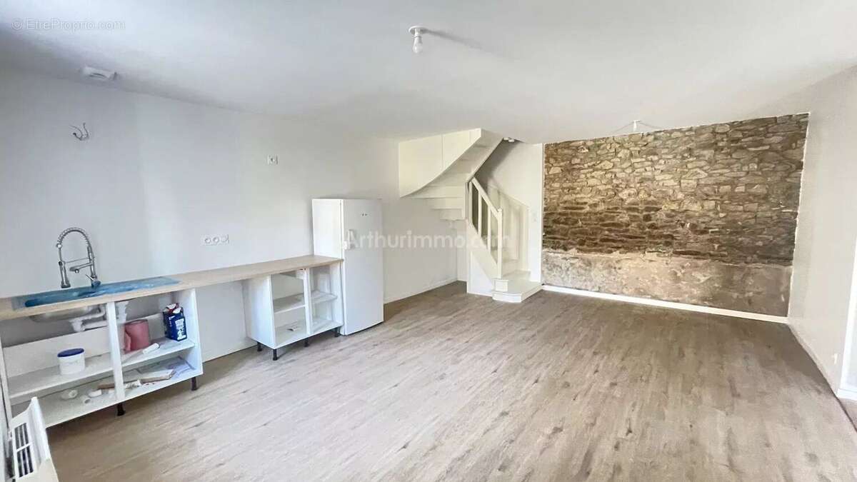 Maison à SAINT-CARREUC