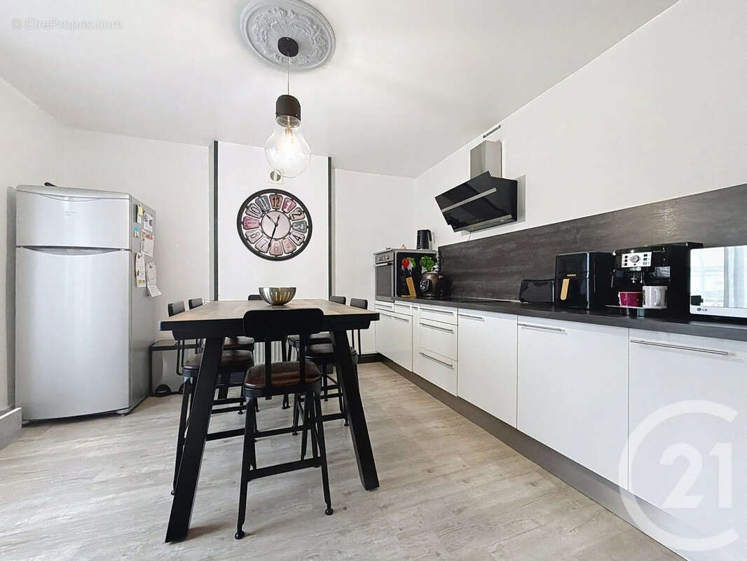 Maison à SAINTE-SAVINE