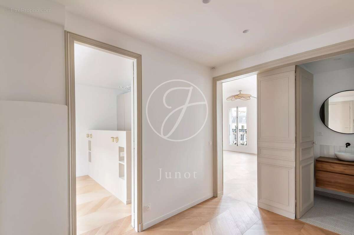 Appartement à PARIS-9E