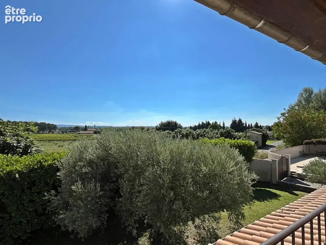 Superbe villa provençale avec piscine et  garage sur grand terrain clos. - photo 11