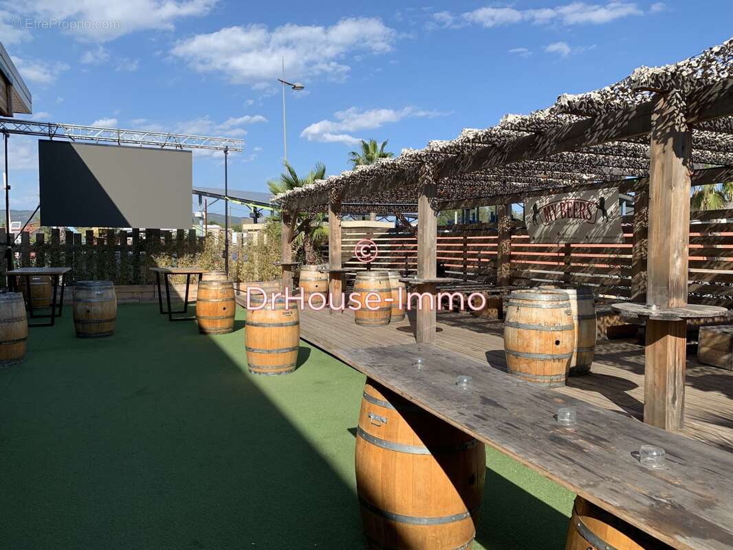 Commerce à ROQUEBRUNE-SUR-ARGENS