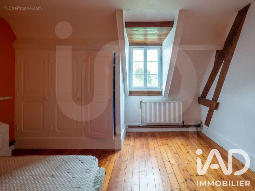 Maison 173 m² à Tracy-Le-Mont  - photo 7