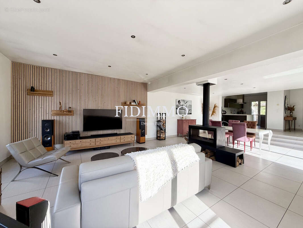 Maison à CHENNEVIERES-SUR-MARNE