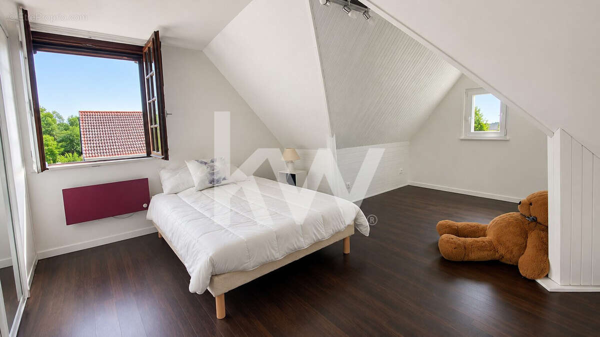 Maison 103 m² à Sours  - photo 6