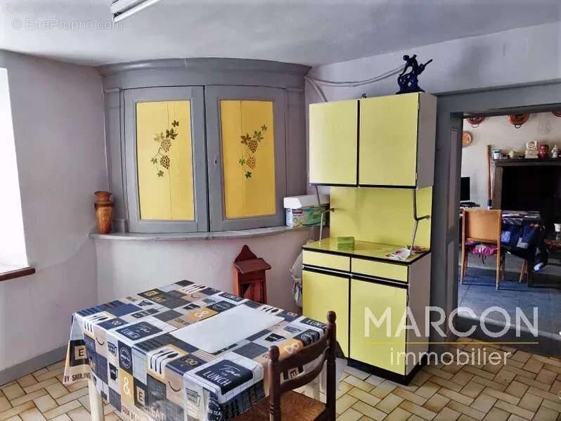 Maison à SAINT-SULPICE-LES-FEUILLES